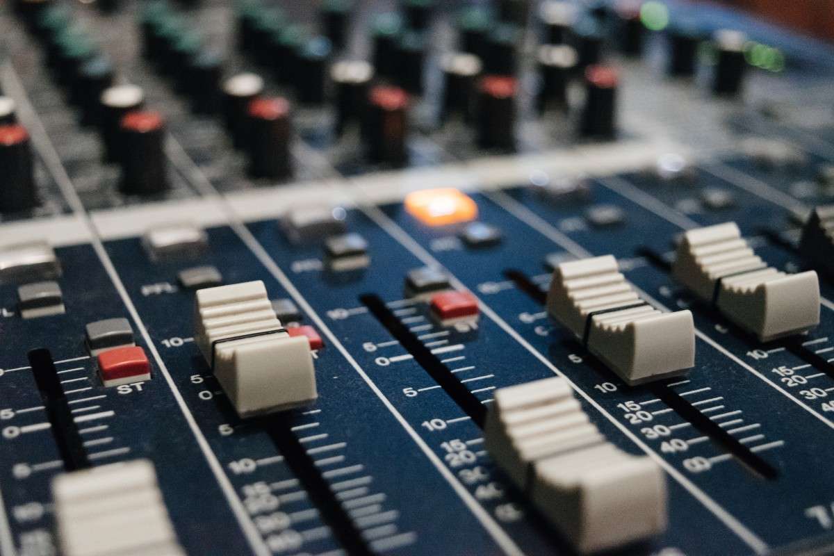 CC0_music_sound_studio_button_technology-55267.jpgd_